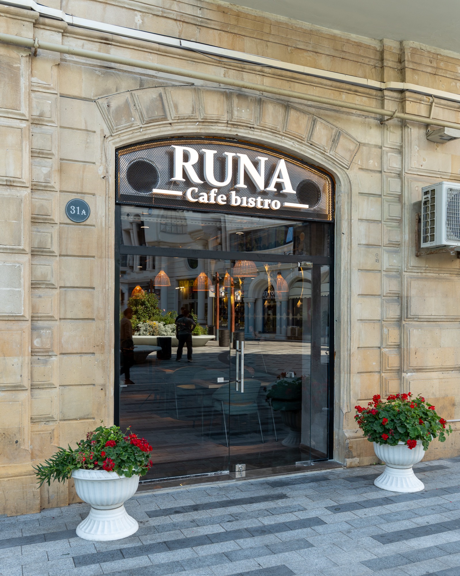 Runa Cafe & Bistro